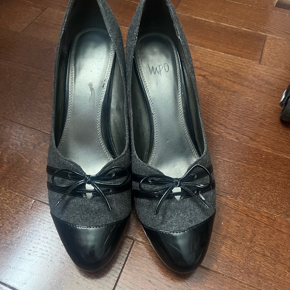 Classic pumps with bow detail